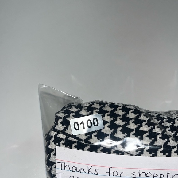 90s Y2K 100% silk top houndstooth Allison Taylor blouse black white size medium - Picture 10 of 11